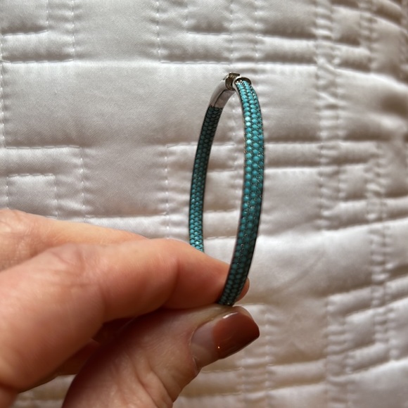 Nickho Rey Hoop Earrings - Picture 4 of 4